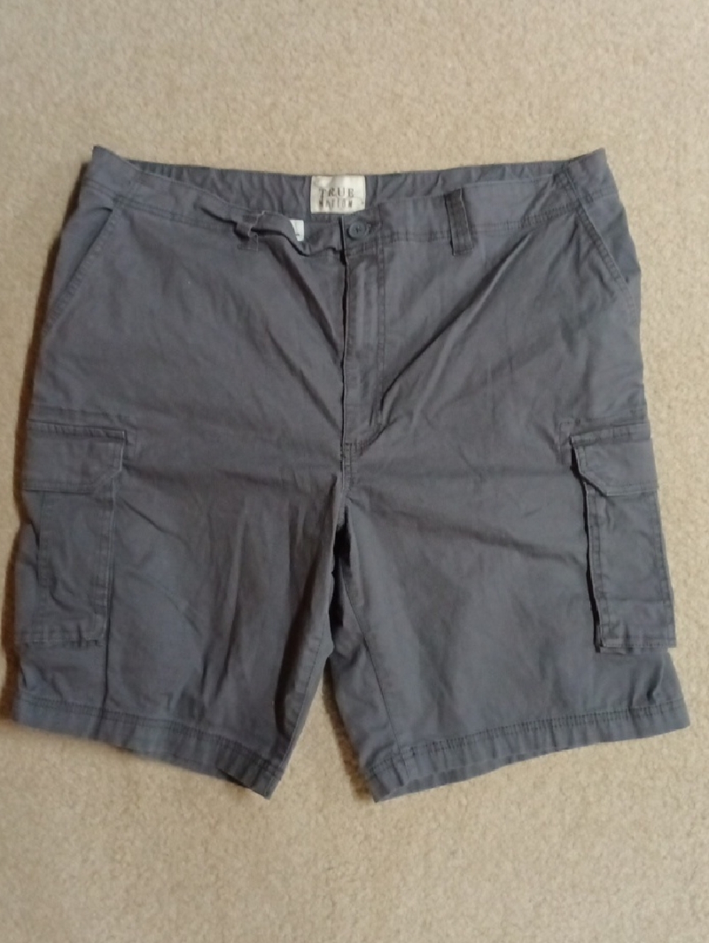 True Nation Gray Men's Cargo Shorts with Multiple Utility Pockets